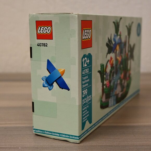 LEGO 40782 Tropical Rainforest Diorama Limited Edition Set - Picture 3 of 6